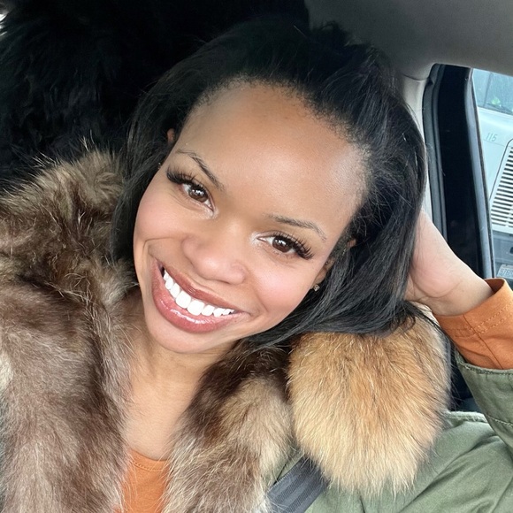 Meet your Posher, Bria - Picture 2 of 2